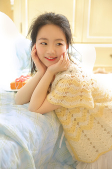 年轻的女教师在线